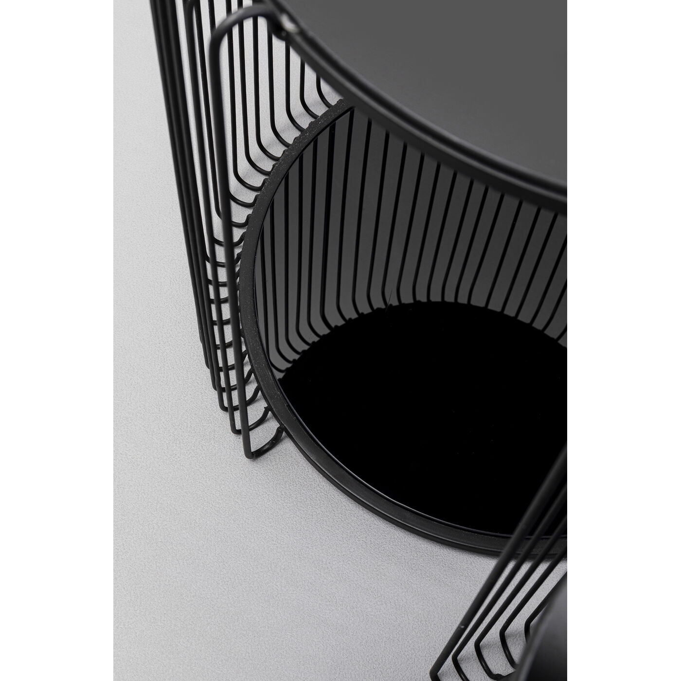 Стол приставной Wire Cut Out Black Ø45 см (2 шт) от KARE Design