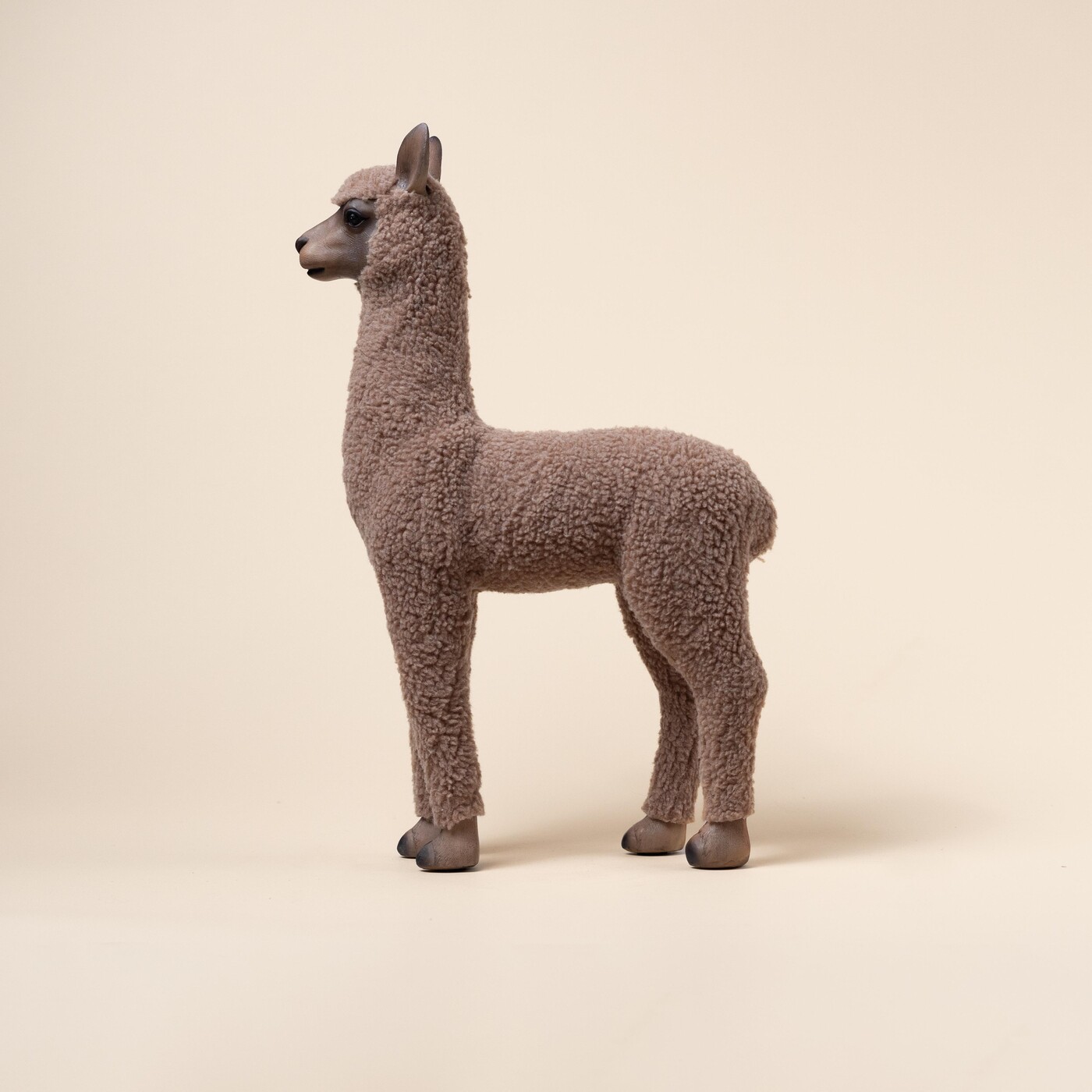 Фигура декоративная Happy Alpaca «Счастливая альпака» 48 см от KARE Design