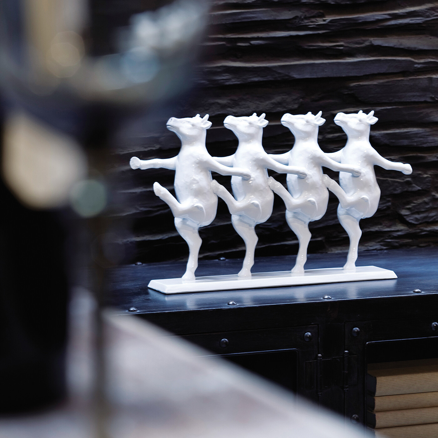 Фигура декоративная Dancing Cows «Танцующие коровы» от KARE Design