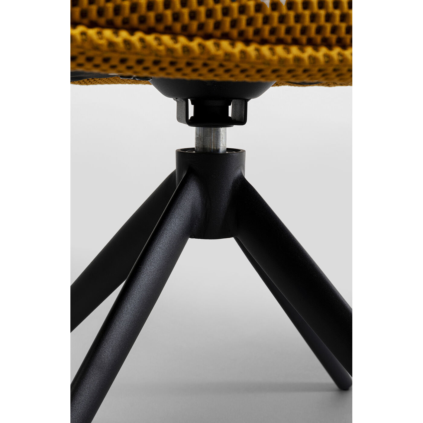 Стул вращающийся Carlito Mesh Yellow от KARE Design