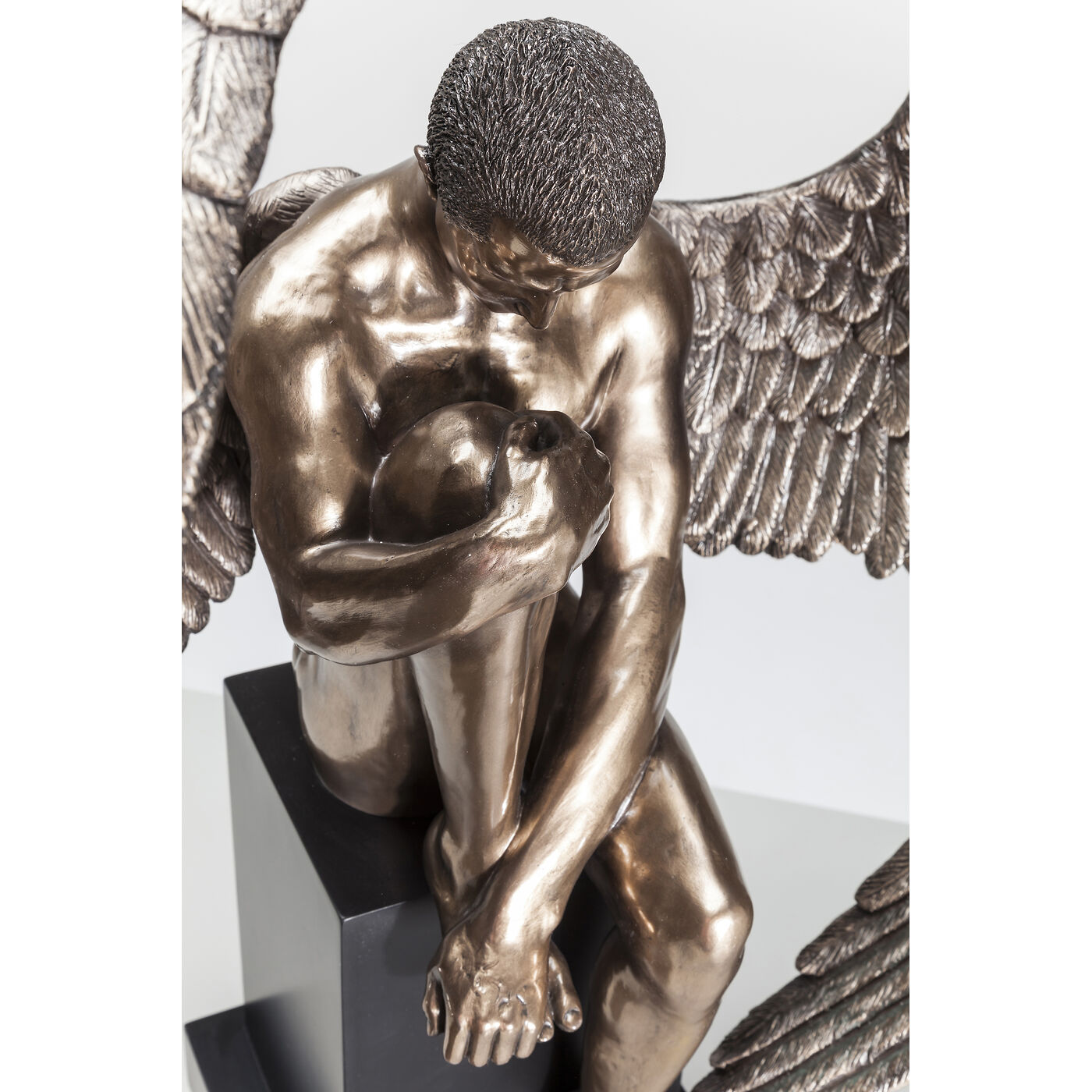 Фигура декоративная Nude Sad Angel Big «Большой грустный обнажённый ангел» от KARE Design