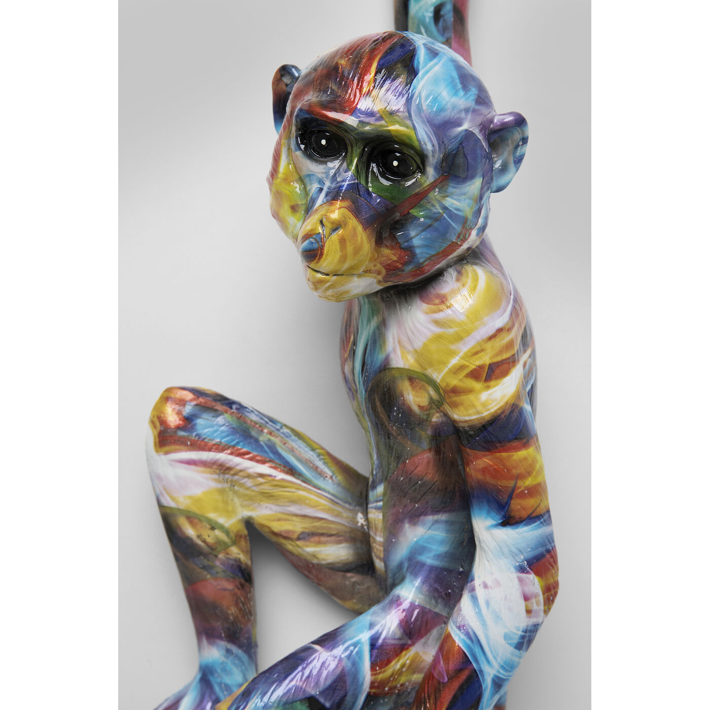 Украшение на стену Hanging Ape Colorful «Разноцветная висящая обезьяна» от KARE Design