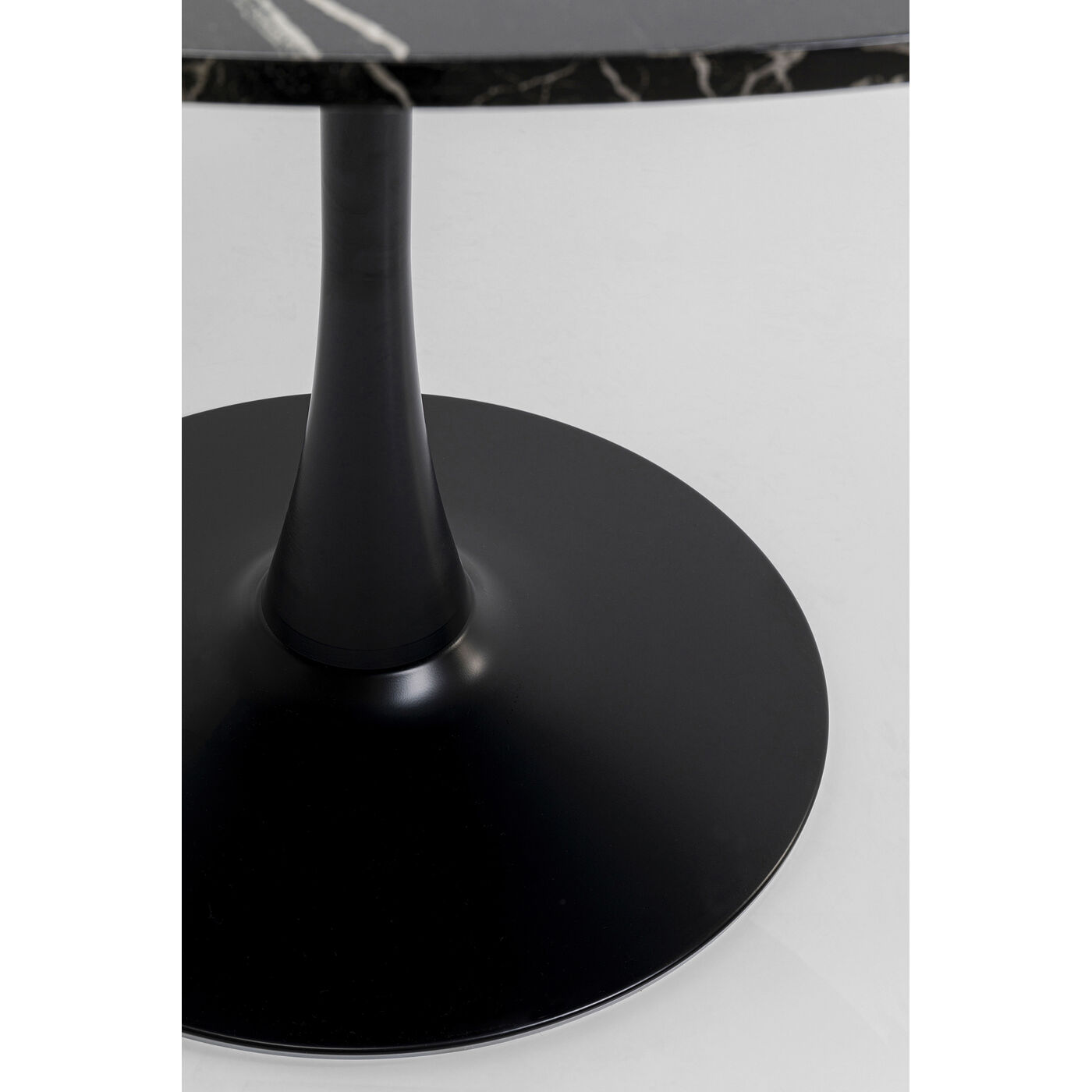 Стол Schickeria Marbleprint Black Ø110 см от KARE Design