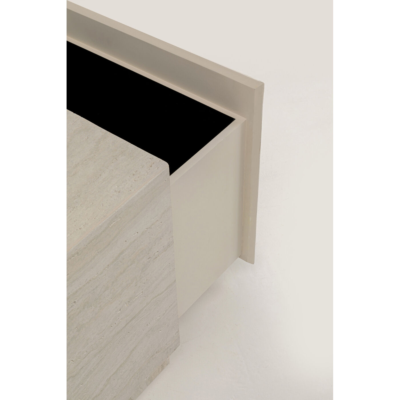 Стол кофейный Travertino Trunk 80x60cm от KARE Design