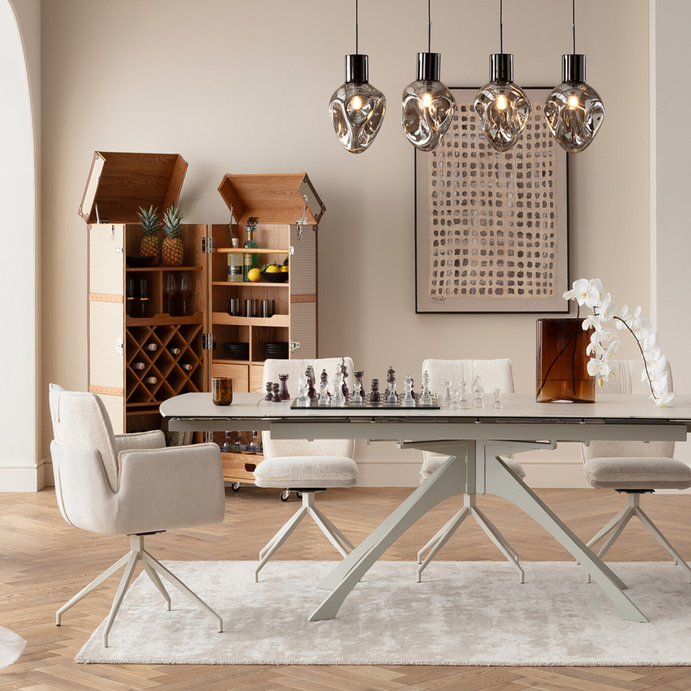 Кресло вращающееся Hilla White от KARE Design