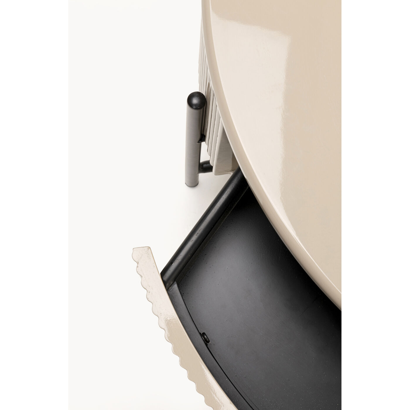Стол кофейный Riffle Ø80cm от KARE Design