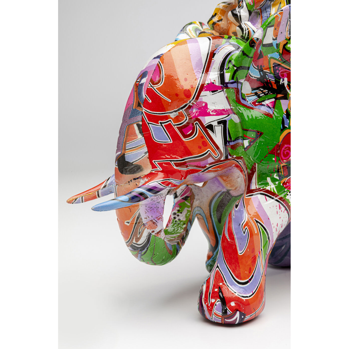 Фигура декоративная Elephant Dumbo Uno Graffiti «Слонёнок Дамбо-граффити» от KARE Design