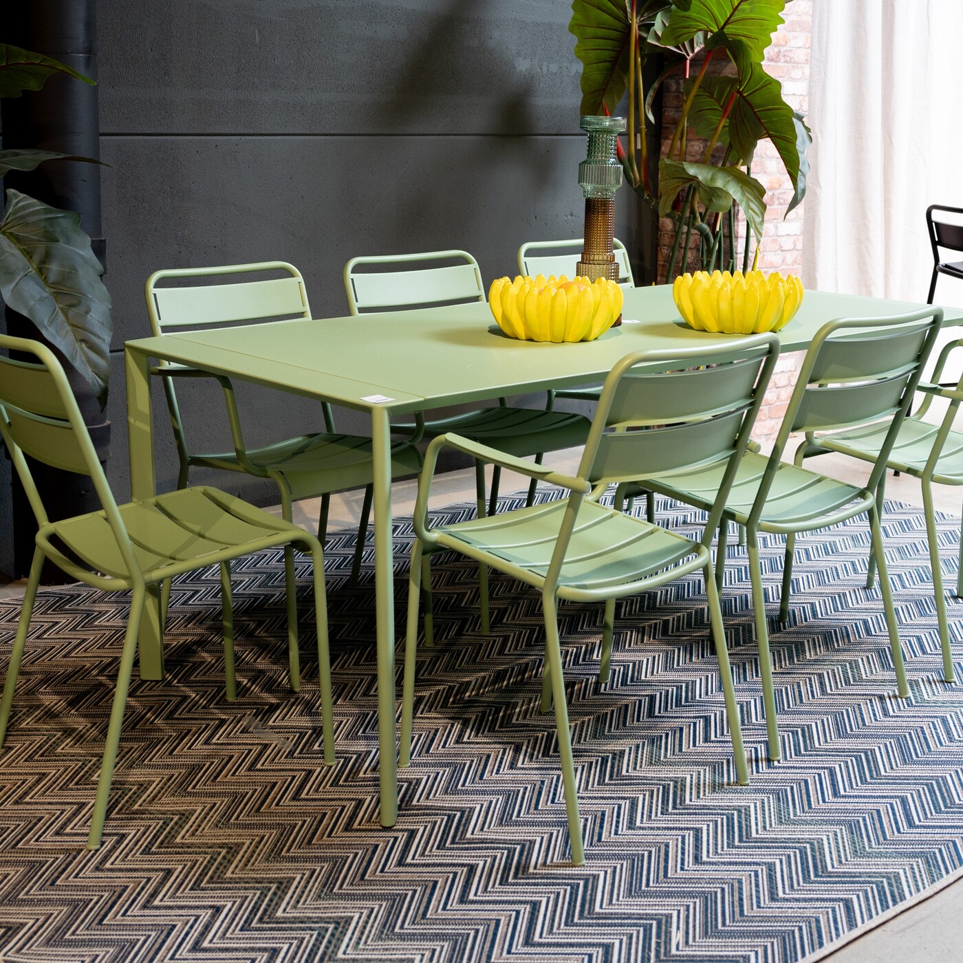 Стул с подлокотниками Twist Mint от KARE Design