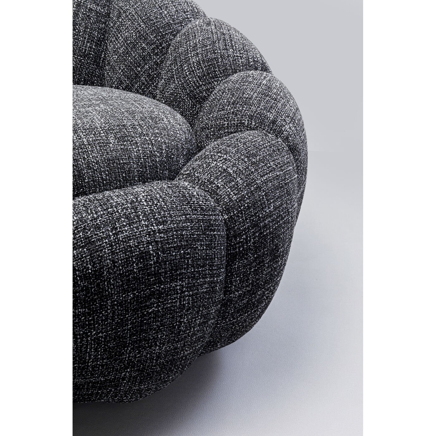 Кресло вращающееся Peppo Bloom Melange Black от KARE Design
