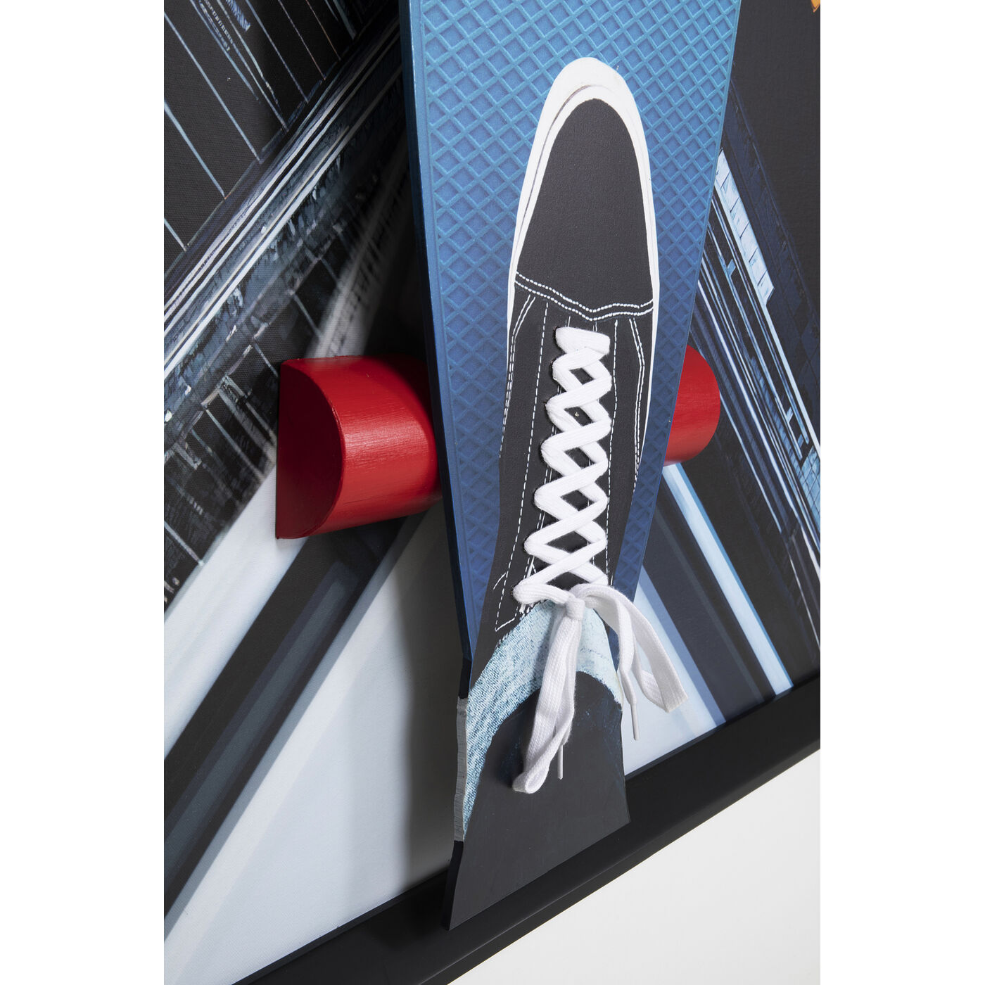 Картина в раме Skyline Skater «Скейтбордист на фоне города» 149x149 см от KARE Design