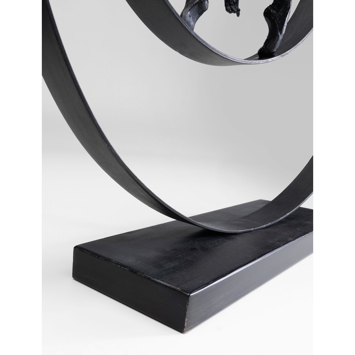 Фигура декоративная Artist Circle «Художник в круге» 45 см от KARE Design