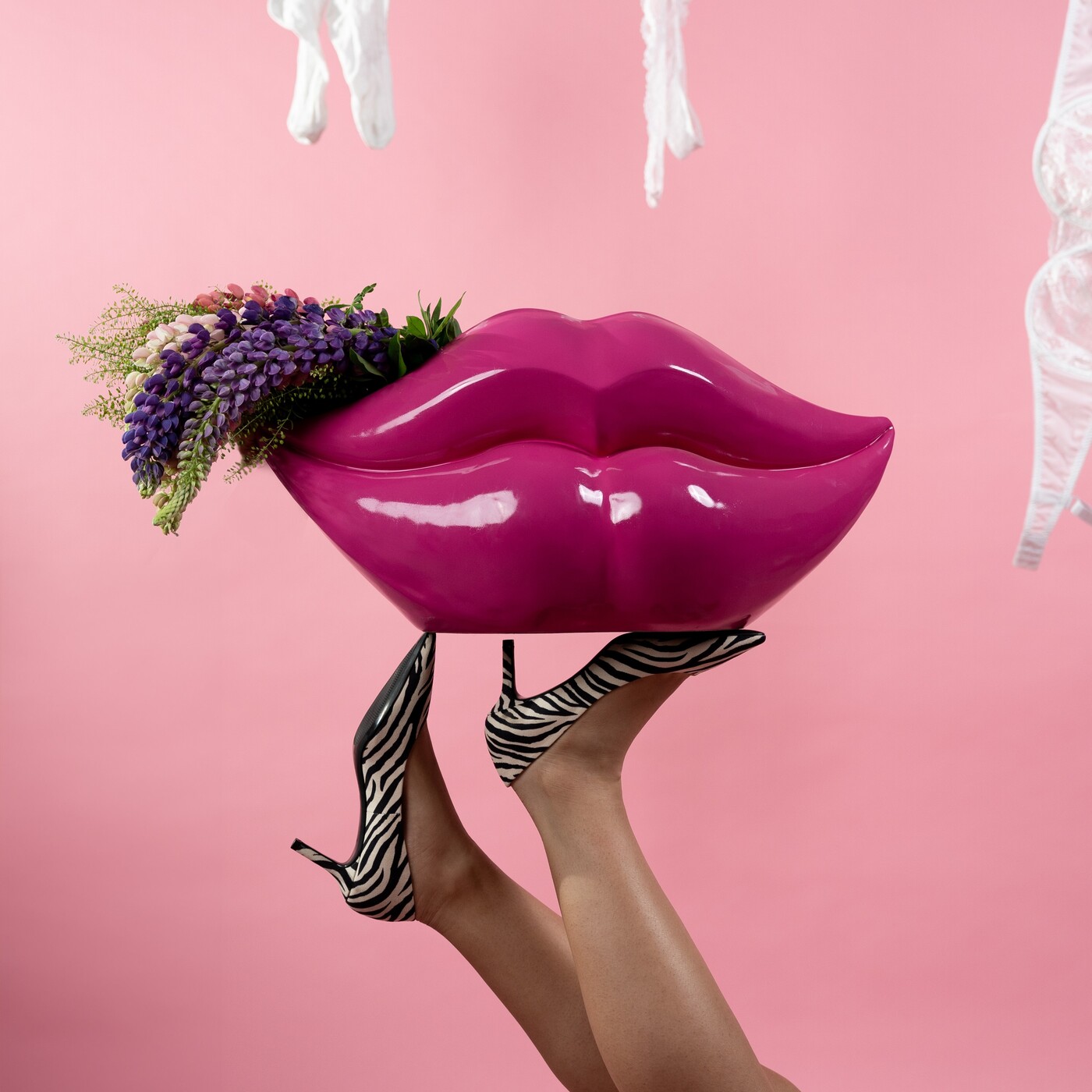 Объект декоративный Lips «Губы» 28 см, Розовый от KARE Design
