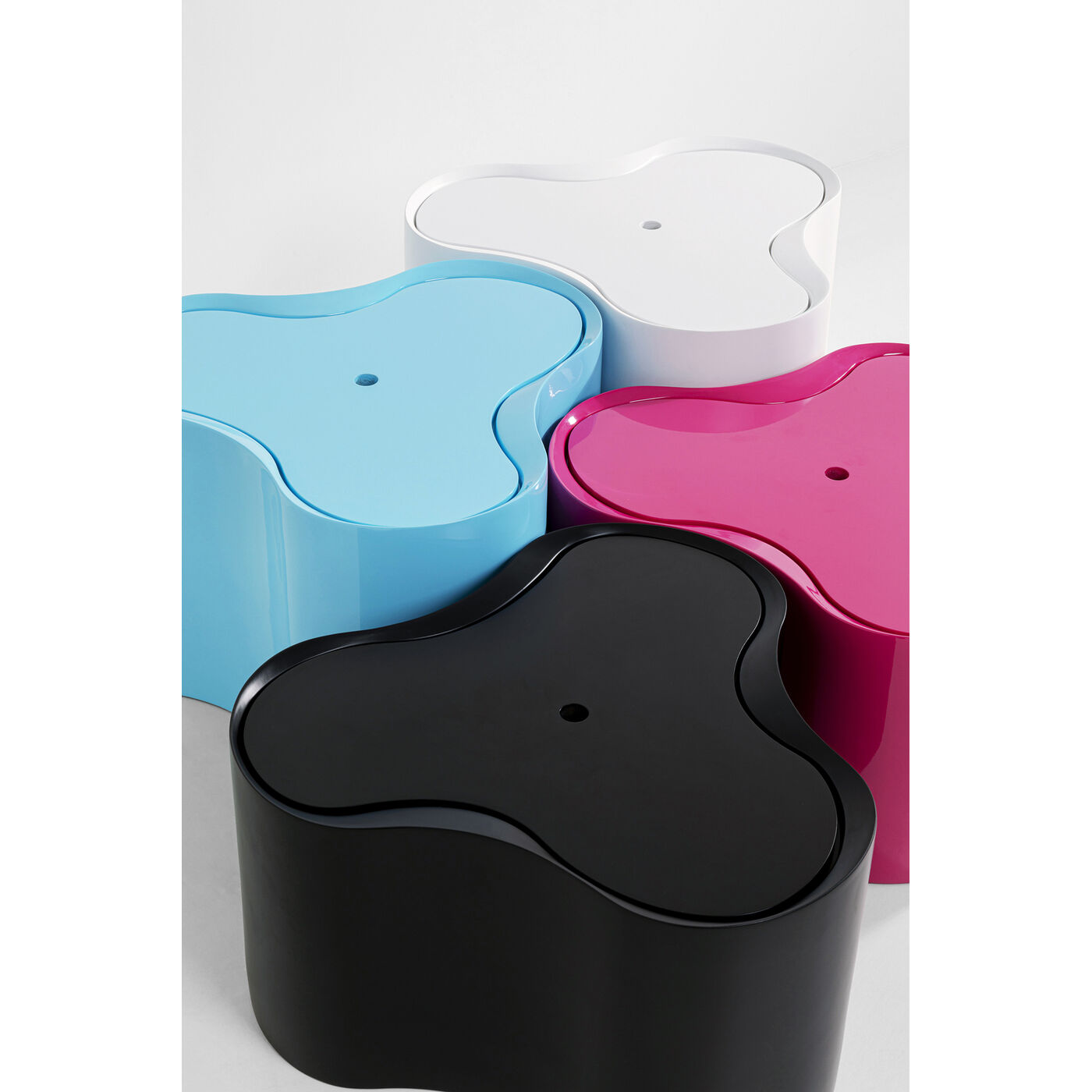Стол приставной KARE x Karim Rashid Lotus Light Blue 35 см от KARE Design