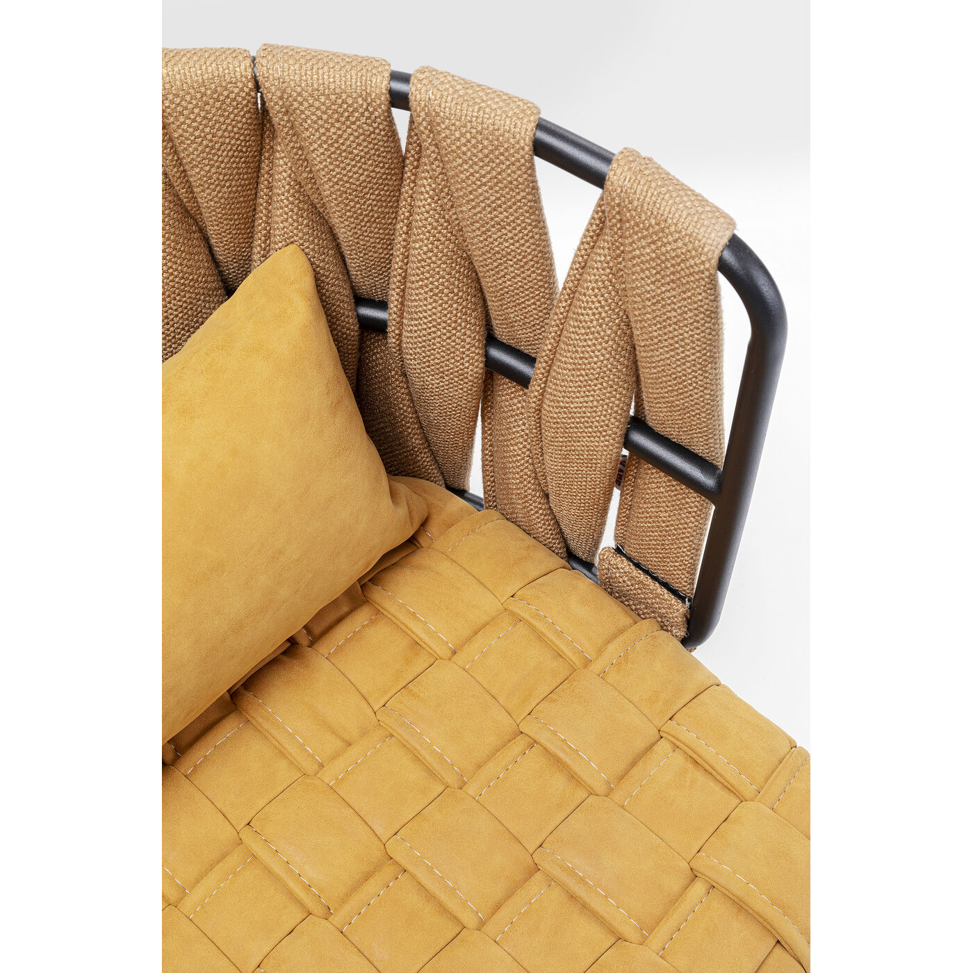 Кресло Cheerio Yellow с подушкой от KARE Design