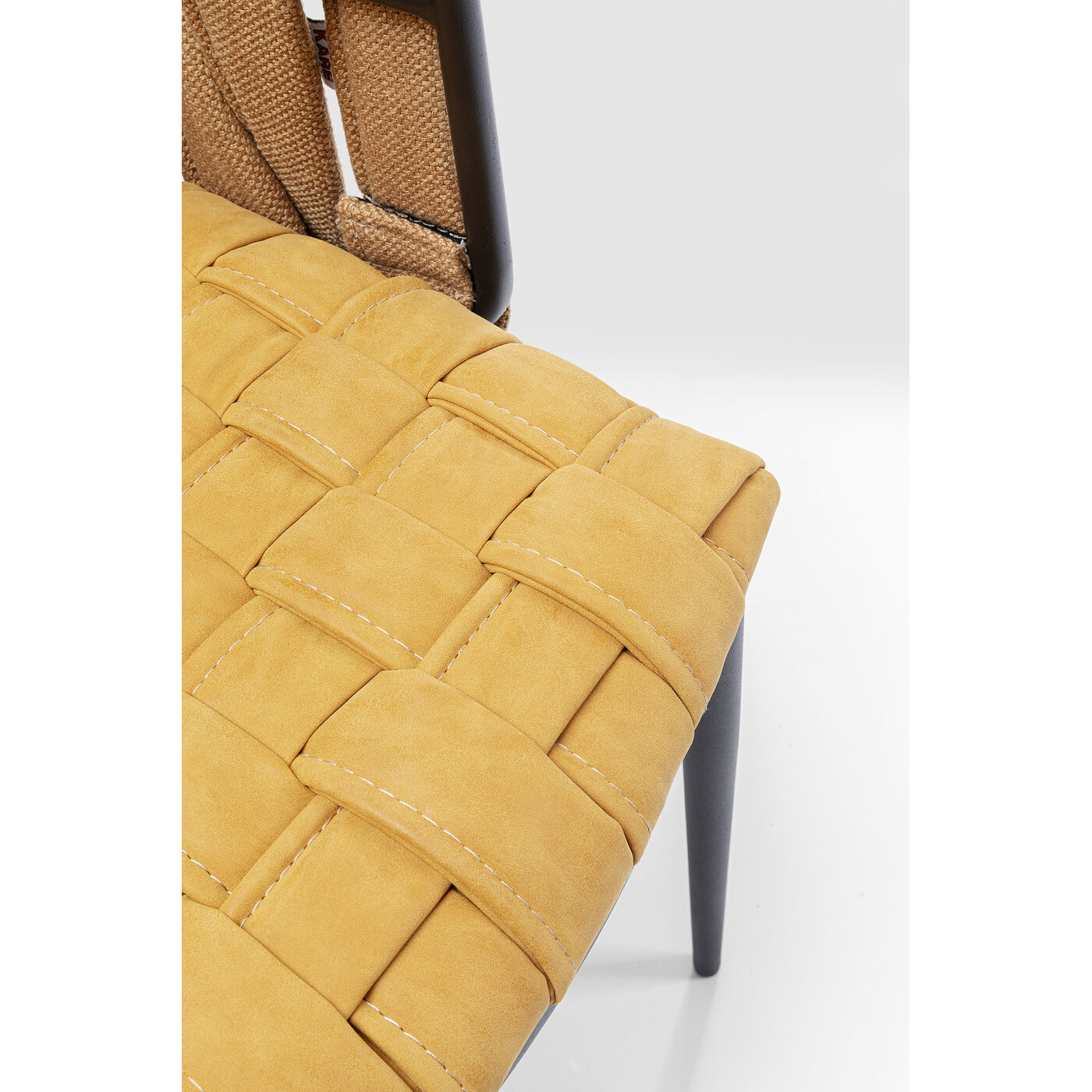 Кресло Cheerio Yellow с подушкой от KARE Design
