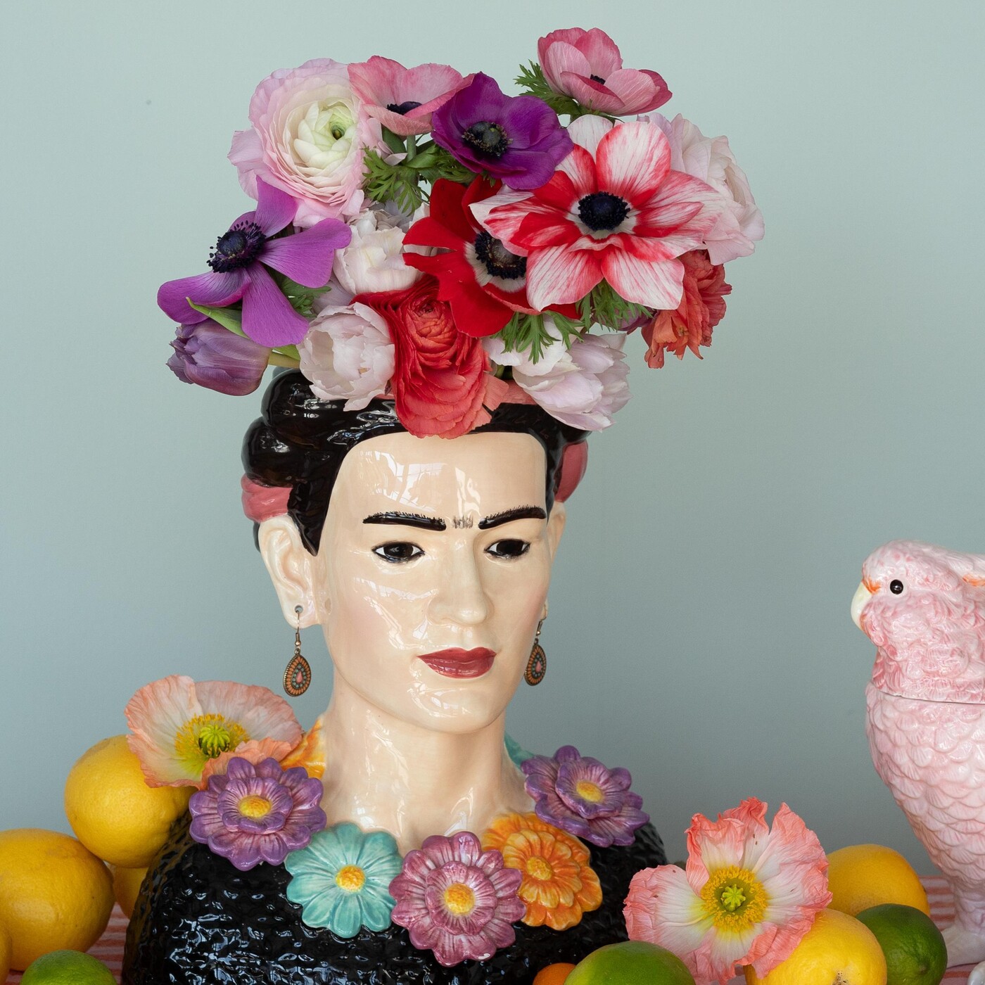 Ваза Frida Flowers «Фрида Кало с цветами» от KARE Design