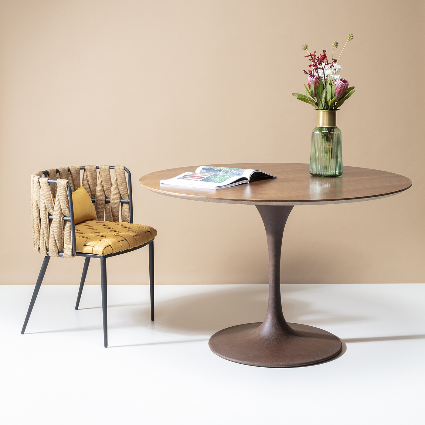 Стол Invitation Set Walnut Rusty Ø120 см от KARE Design