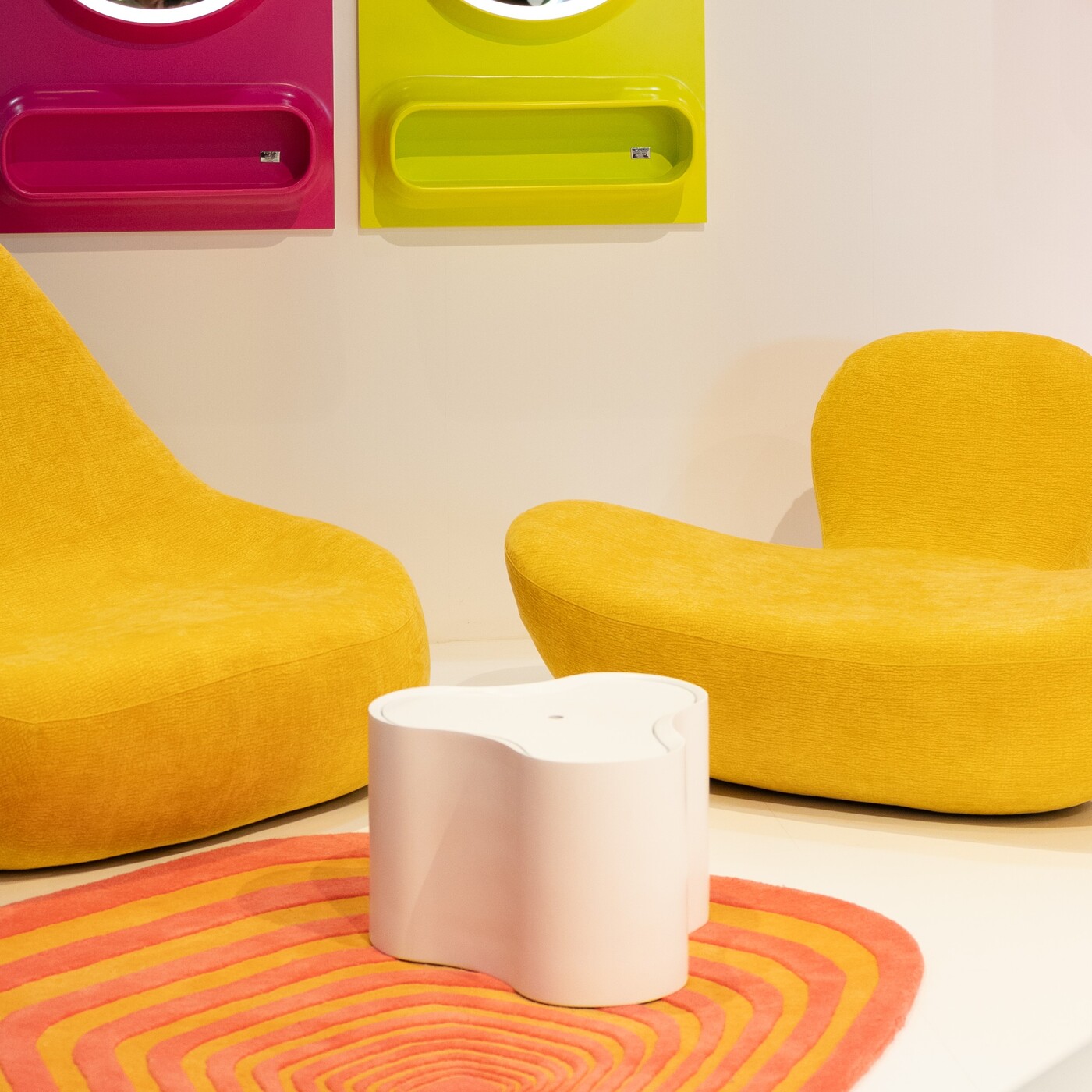 Стол приставной KARE x Karim Rashid Lotus White 35 см от KARE Design
